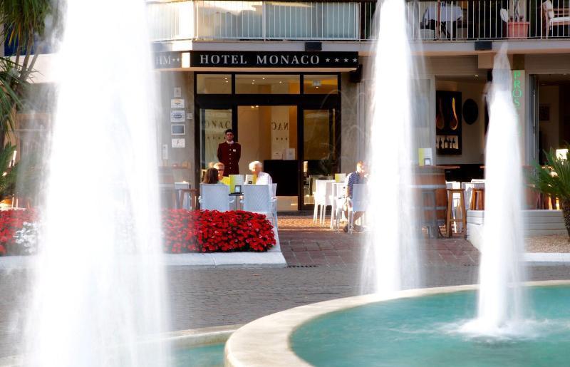 Hotel Monaco Lignano Sabbiadoro Exterior photo