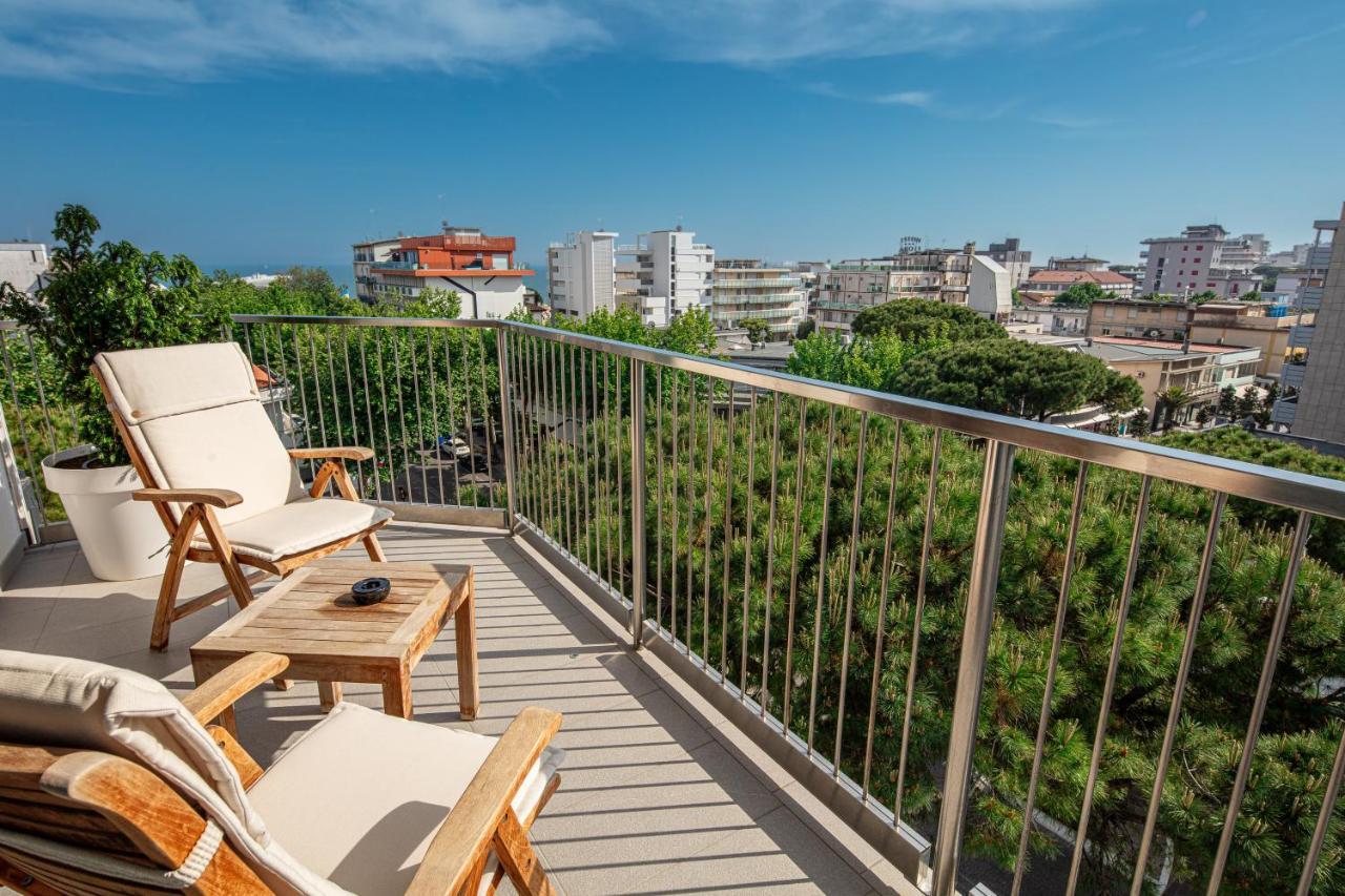 Hotel Monaco Lignano Sabbiadoro Exterior photo